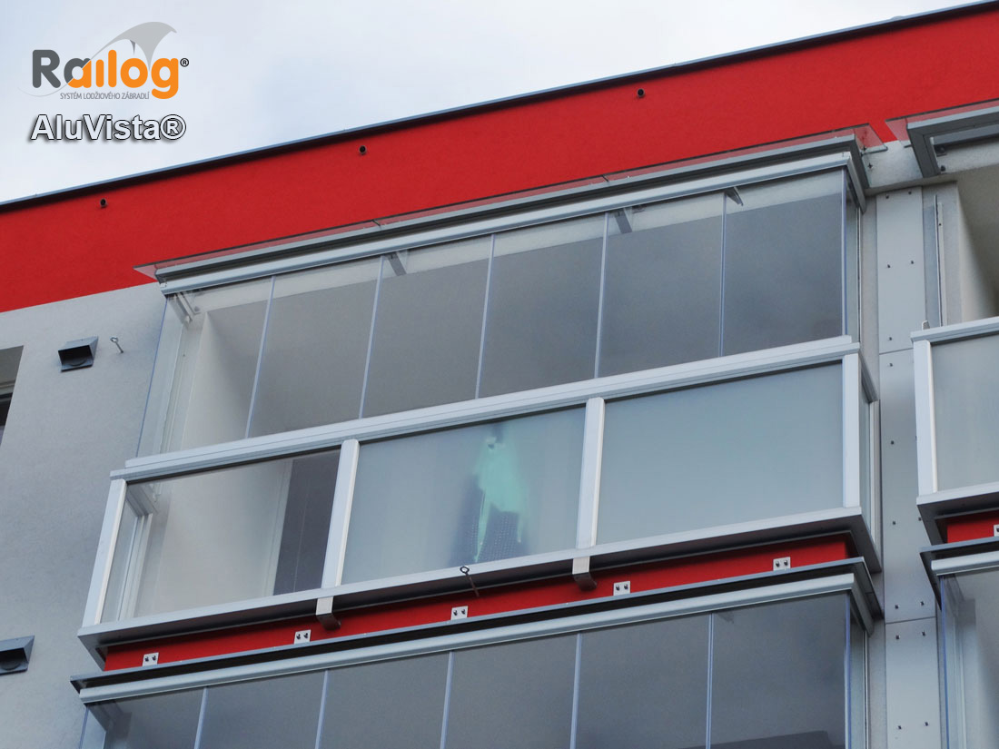Railog® - ul. Amforová, Praha, výroba a montáž hliníkového zábradlí Railog® 100 mm, balkónové zábradli 3D