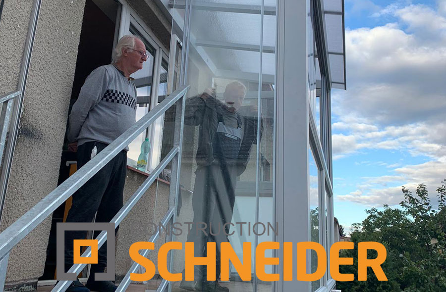 Speciální zaskleni včetně schodiště, stříšky a zábradlí - výroba a montáž, Schneider CONSTRUCTION