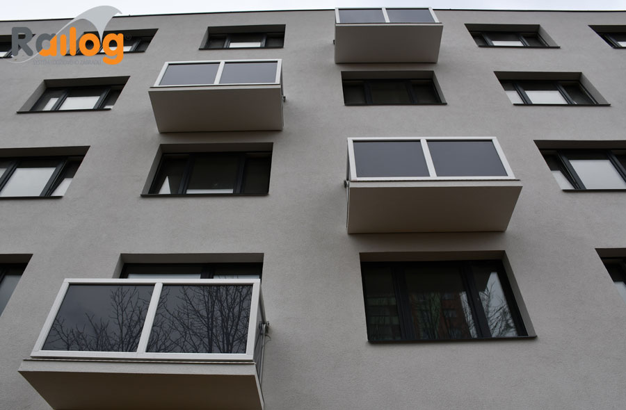 Railog® Al zábradlí, závěsné balkóny s protipožární odolností  - rezidence Pavlovova, Ostrava 2020