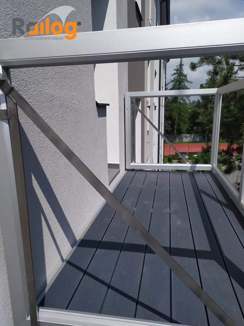 Závěsné balkóny Railog® - výroba a montáž závěsných balkónů 18 ks - Valašské Meziříčí, ul. Čajkovského 595 - 597